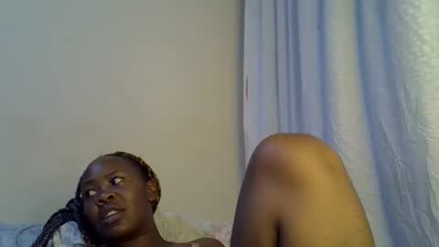 sassy_bella online show from December 20, 3:02 am