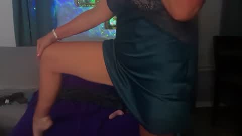 Snapshot of sassyhotwife00 chatting on July 10, 2:16 am sassyhotwife00 online show from July 10, 2:16 am