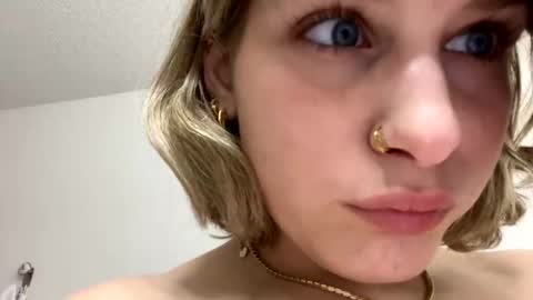 sassysquirtsmmm online show from January 6, 3:43 am