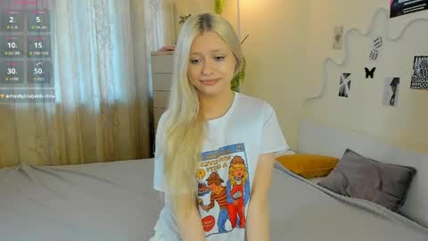 satinpresence online show from May 13, 6:44 am