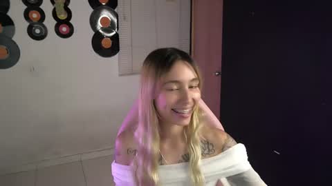 I AM JENN  online show from July 11, 2:36 am