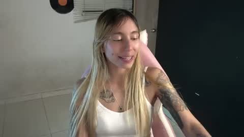 I AM JENN  online show from July 19, 3:21 am