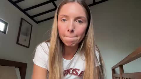 Snapshot of saucybooty chatting on April 1, 9:54 am Nana online show from April 1, 9:54 am