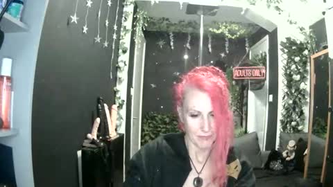 SaucySky online show from April 16, 10:23 pm