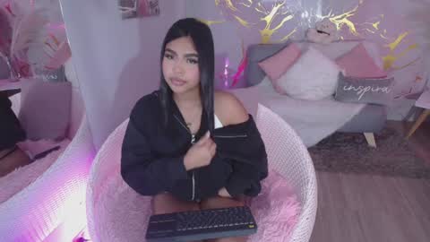 sauvage lia  online show from August 7, 4:47 am