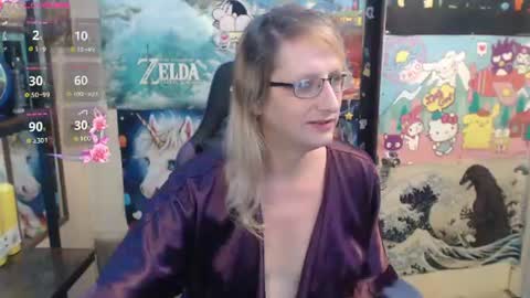 Snapshot of savanah_banana chatting on July 17, 9:49 am Savanah online show from July 17, 9:49 am