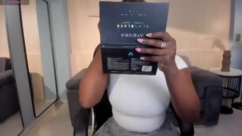Snapshot of savannahstorm_ chatting on July 12, 11:23 am S a v a n n a h online show from July 12, 11:23 am