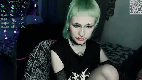 pronoun she. name Mary. age 21. online show from March 15, 12:16 am