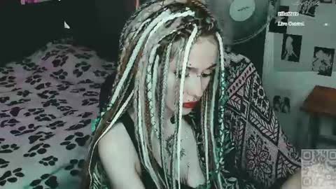Snapshot of say_mary chatting on June 9, 2:28 pm pronoun she. name Mary. age 21. online show from June 9, 2:28 pm