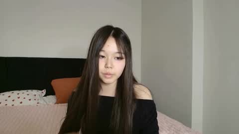 Saya online show from April 26, 1:42 pm