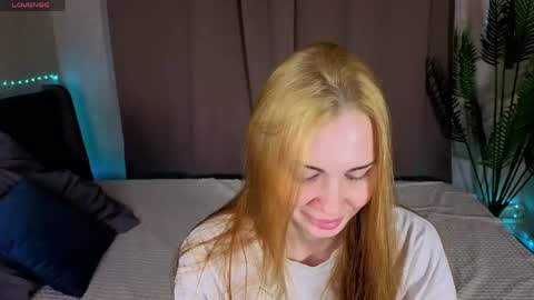 Kira  GMT 7 Mon Thu-Sun  0800am-0200pm  online show from April 16, 9:21 am