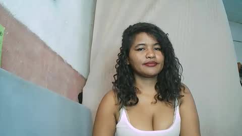 saylla1 online show from June 6, 8:08 am