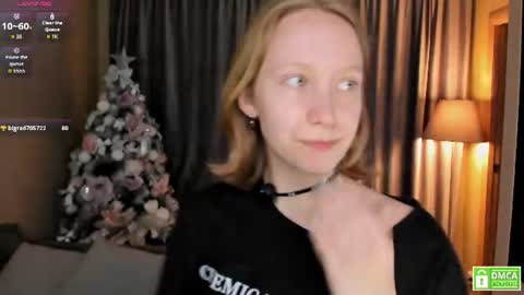 Snapshot of sayllis chatting on July 15, 5:29 pm Ellis 3 online show from July 15, 5:29 pm