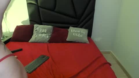 scarbadgirl_ online show from October 18, 3:31 am