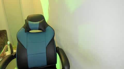 scarbadgirl_ online show from March 30, 3:18 am