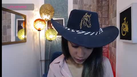 Snapshot of scarleet_miaa chatting on February 25, 3:21 pm Scaelet Mia online show from February 25, 3:21 pm