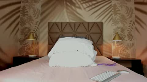 Scarleet online show from February 23, 8:06 pm