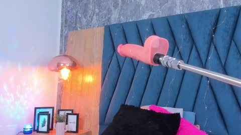 Snapshot of scarleett_jones chatting on February 10, 3:13 am scarleett jones online show from February 10, 3:13 am