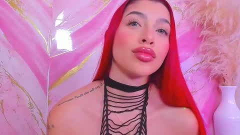 Snapshot of scarleett_jones chatting on January 8, 10:23 pm scarleett jones online show from January 8, 10:23 pm