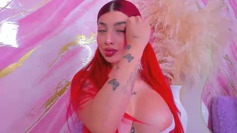 Snapshot of scarleett_jones chatting on January 13, 10:04 pm scarleett jones online show from January 13, 10:04 pm