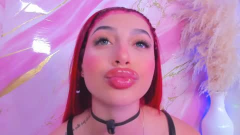 Snapshot of scarleett_jones chatting on March 30, 11:50 pm scarleett jones online show from March 30, 11:50 pm