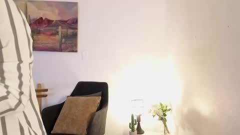 Snapshot of scarlet__15_ chatting on May 6, 12:32 pm Scarlet online show from May 6, 12:32 pm