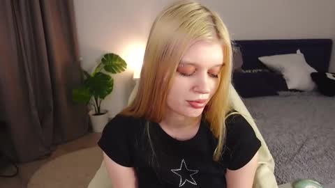 scarlet_enchantress online show from November 28, 6:27 am