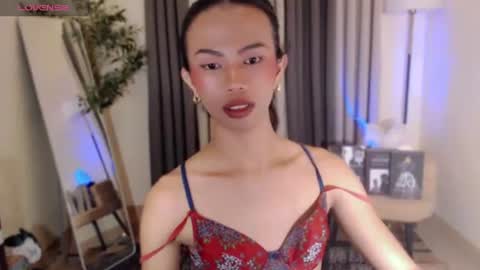 Snapshot of scarlet_kisses chatting on June 18, 11:03 am Scarlet online show from June 18, 11:03 am