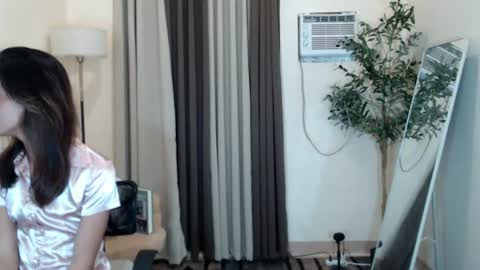 Snapshot of scarlet_kisses chatting on June 27, 2:44 pm Scarlet online show from June 27, 2:44 pm