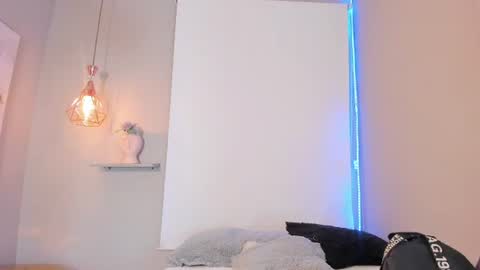 scarlet_vixen_ online show from July 2, 12:33 pm