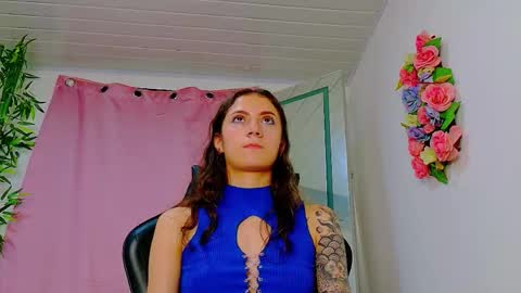 Snapshot of scarletjonesx chatting on February 21, 2:23 am Denis online show from February 21, 2:23 am