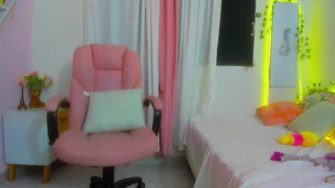 Scarletliz online show from December 17, 6:53 pm