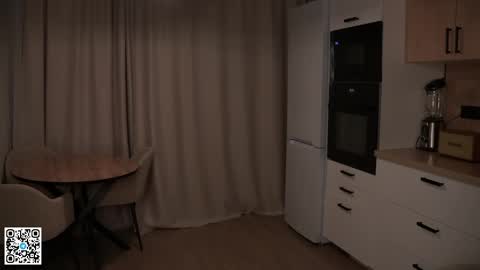 Scarlet online show from April 13, 9:09 pm