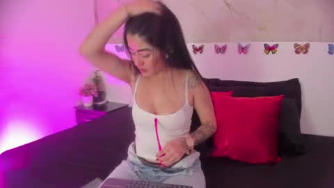 Snapshot of scarlett29_ chatting on June 21, 10:45 pm Scarlet online show from June 21, 10:45 pm