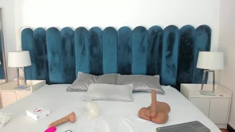 scarlett__noir online show from April 14, 7:09 pm