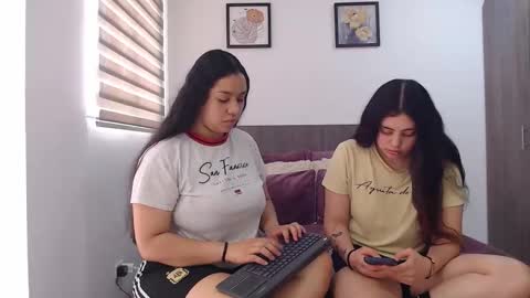 Scarlett and Jazmin online show from February 11, 7:52 pm