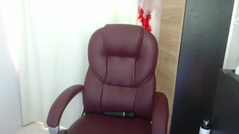 scarlett_mill online show from June 1, 4:41 pm