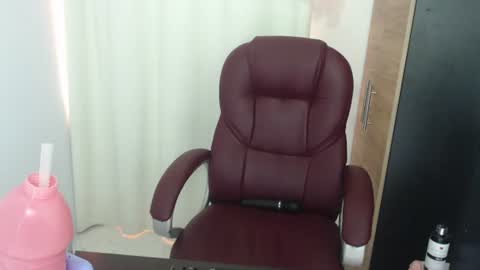 scarlett_mill online show from June 13, 6:39 pm