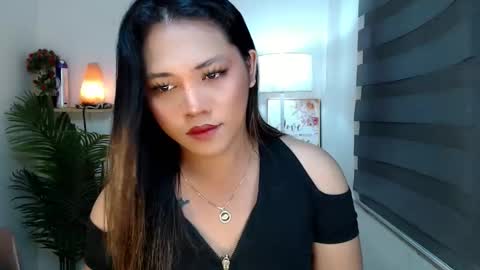 Snapshot of scarlett_sofia69 chatting on February 4, 10:32 am online show from February 4, 10:32 am