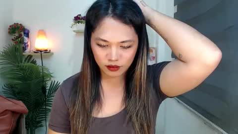 Snapshot of scarlett_sofia69 chatting on February 20, 7:43 am online show from February 20, 7:43 am