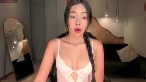 Sacrlett Blaze online show from December 19, 1:07 pm