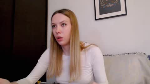 Snapshot of scarlettford chatting on January 18, 1:04 pm Scarlett online show from January 18, 1:04 pm