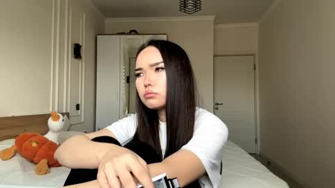 scarlettleszczynski online show from April 15, 11:17 am