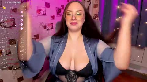 Snapshot of scarlettvaughn chatting on February 25, 7:23 pm Scarlett online show from February 25, 7:23 pm