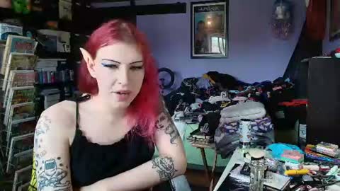 Sarah Bones online show from June 25, 6:34 pm