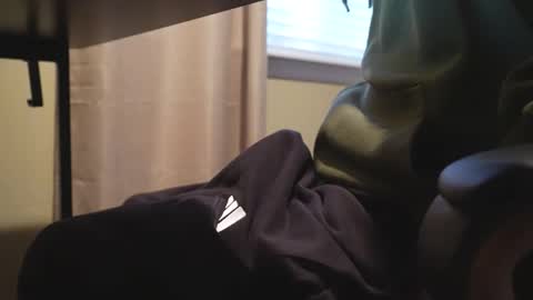 Snapshot of scb894682 chatting on May 22, 10:04 pm Skinny College Boy online show from May 22, 10:04 pm