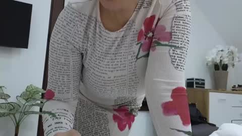 Snapshot of schoolteach chatting on December 22, 8:06 pm cindy desire online show from December 22, 8:06 pm