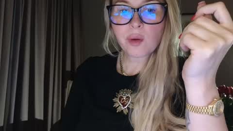 Snapshot of schoolteach chatting on March 8, 7:17 pm cindy desire online show from March 8, 7:17 pm