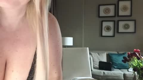 Snapshot of schoolteach chatting on March 11, 7:20 pm cindy desire online show from March 11, 7:20 pm