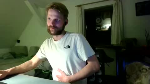 Snapshot of schrilliex chatting on March 25, 10:05 pm Scautch online show from March 25, 10:05 pm